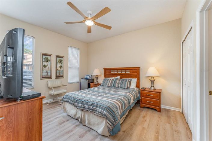 Image No.20-4 Bed Townhouse for sale