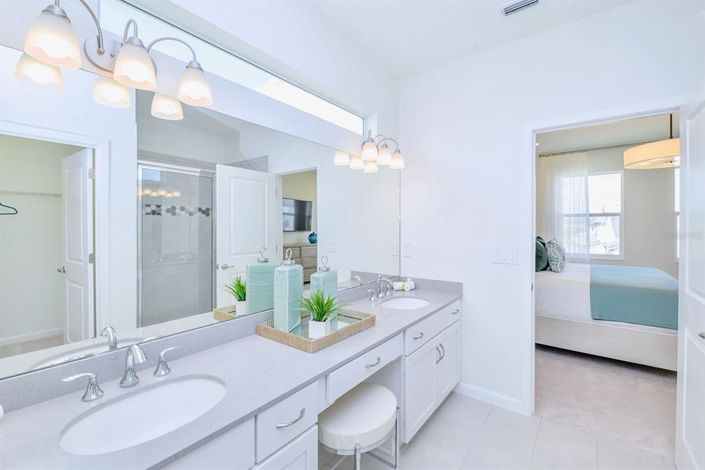 Image No.22-12 Bed Property for sale