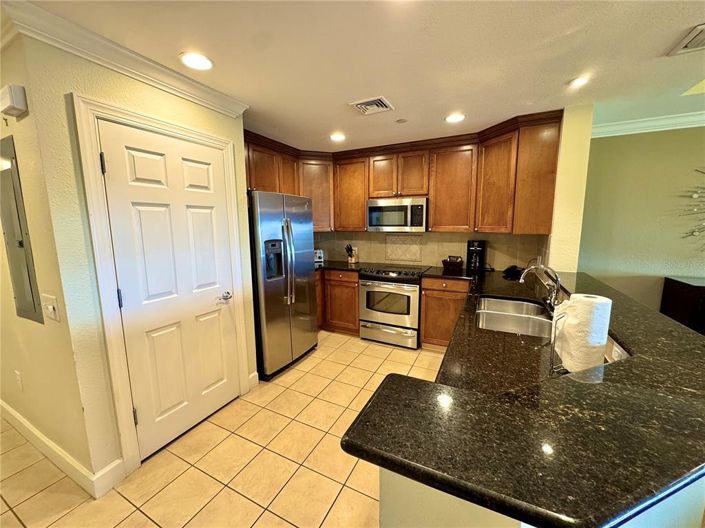 Image No.13-3 Bed Property for sale