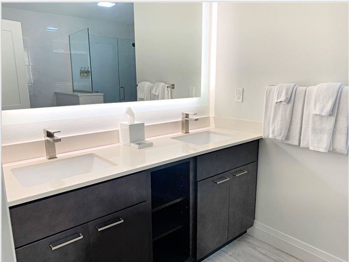 Image No.44-3 Bed Property for sale