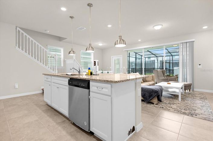 Image No.13-5 Bed Townhouse for sale