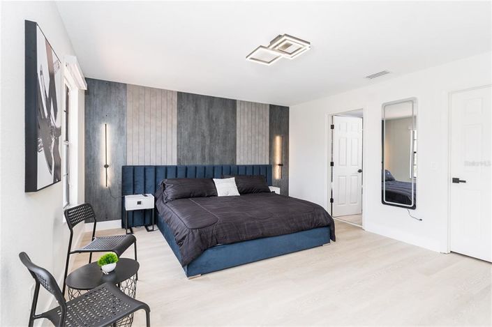 Image No.18-4 Bed Property for sale