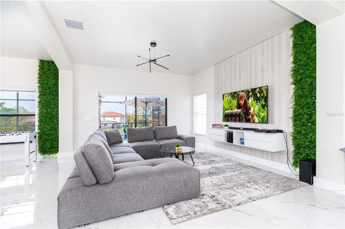 Image No.5-4 Bed Property for sale