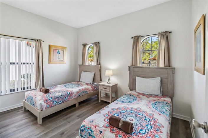 Image No.28-4 Bed Property for sale