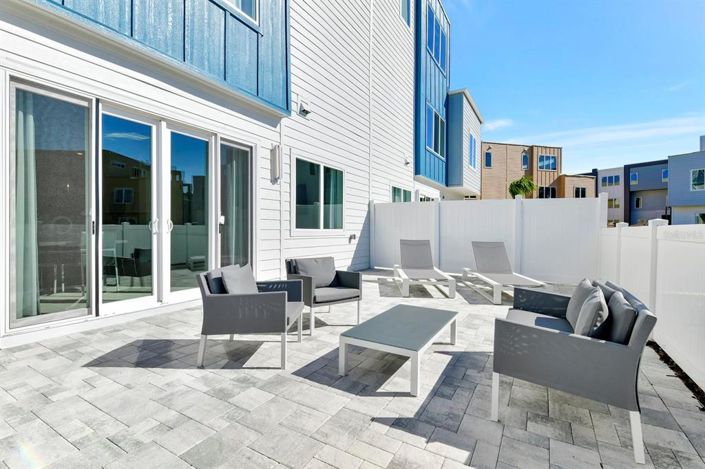 Image No.40-3 Bed Property for sale