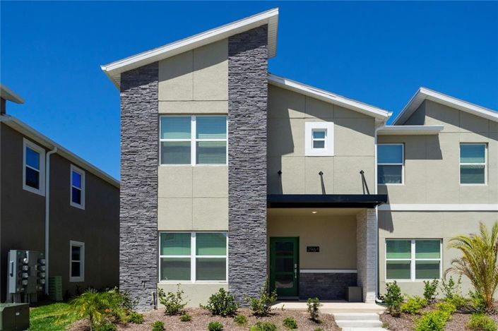 Image No.1-5 Bed Townhouse for sale