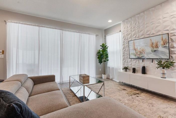 Image No.10-4 Bed Townhouse for sale