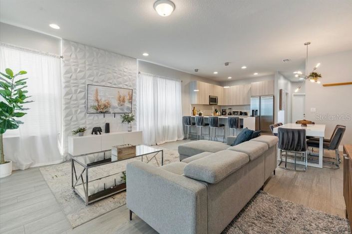 Image No.14-4 Bed Townhouse for sale