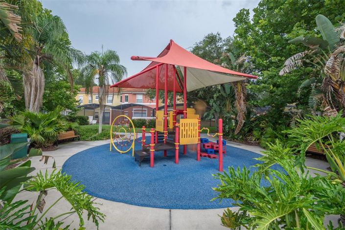 Image No.26-2 Bed Townhouse for sale