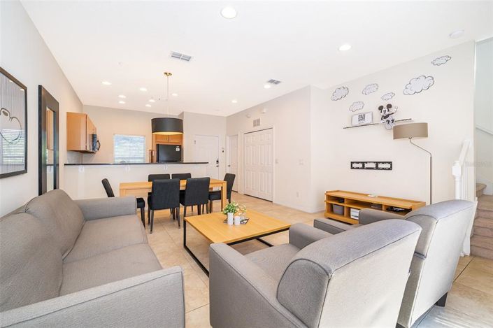 Image No.9-2 Bed Townhouse for sale