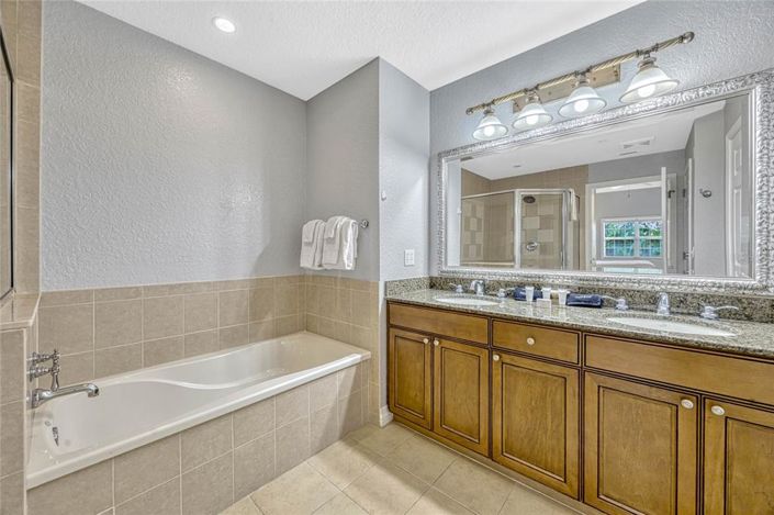 Image No.36-3 Bed Property for sale