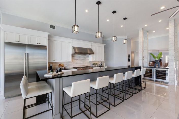 Image No.11-4 Bed Property for sale