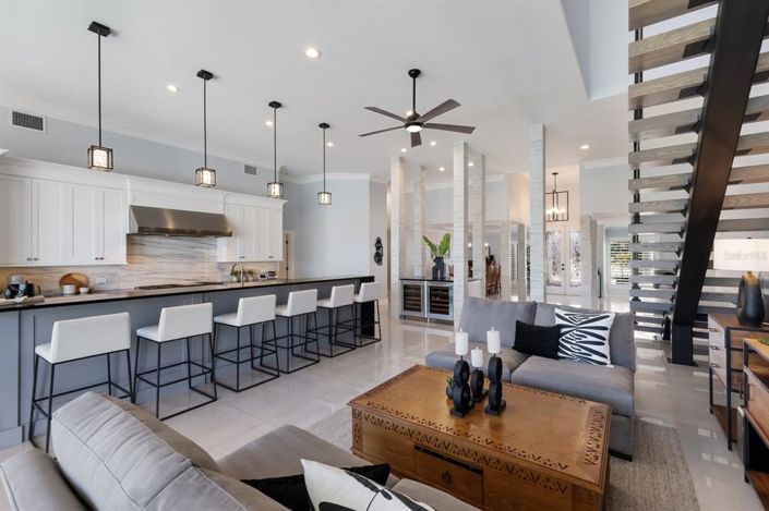 Image No.12-4 Bed Property for sale