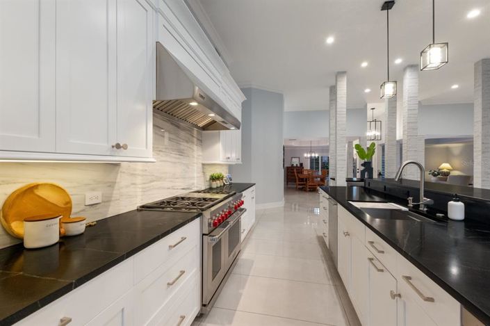 Image No.14-4 Bed Property for sale