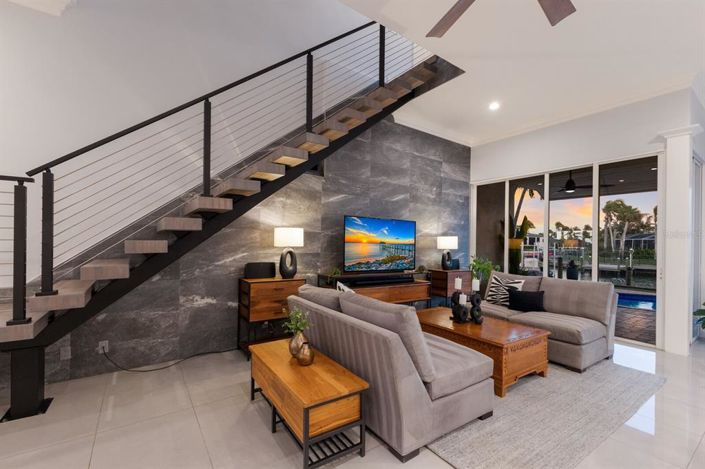 Image No.16-4 Bed Property for sale