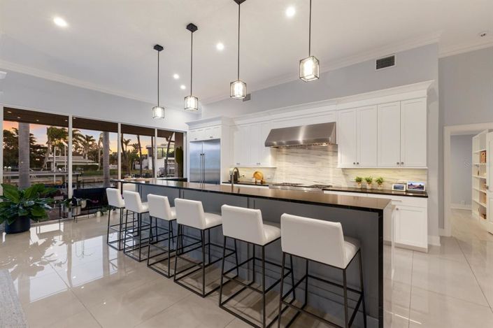 Image No.19-4 Bed Property for sale