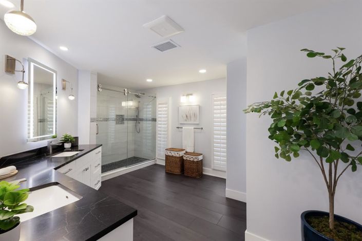 Image No.33-4 Bed Property for sale