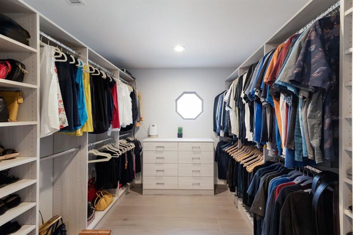 Image No.35-4 Bed Property for sale