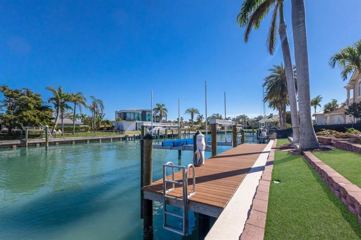 Image No.37-4 Bed Property for sale