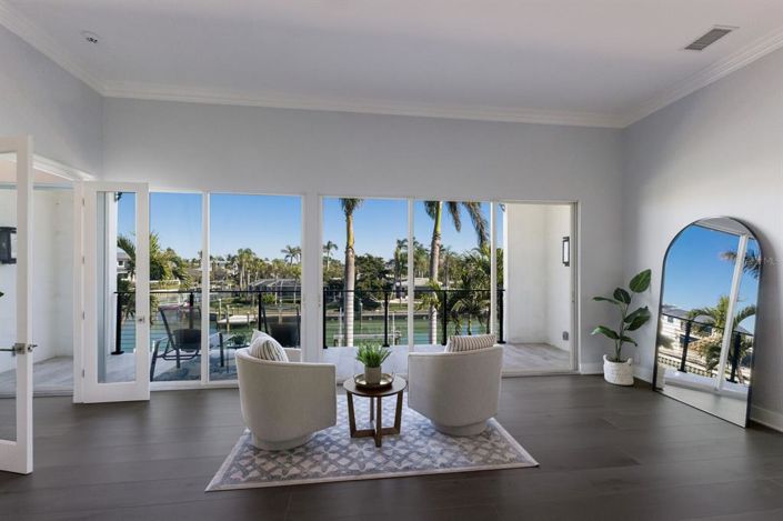 Image No.41-4 Bed Property for sale