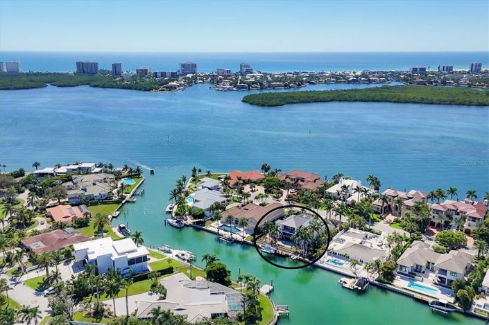 Image No.5-4 Bed Property for sale