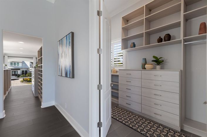 Image No.57-4 Bed Property for sale