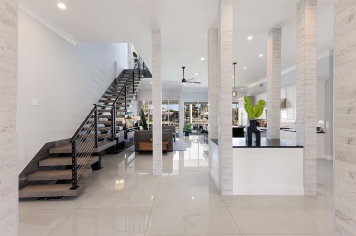 Image No.7-4 Bed Property for sale