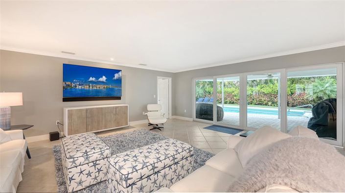 Image No.11-3 Bed Property for sale