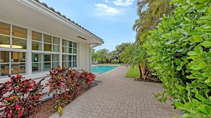 Image No.50-3 Bed Property for sale