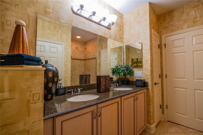 Image No.25-3 Bed Property for sale