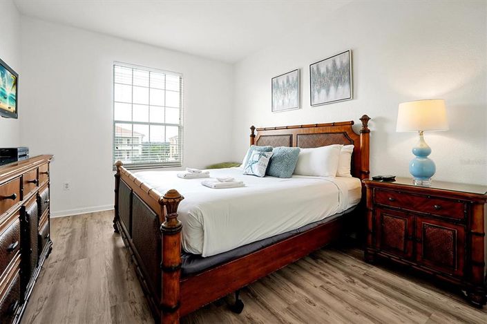 Image No.13-3 Bed Property for sale