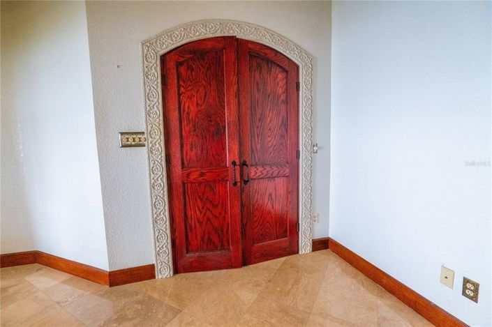 Image No.21-3 Bed Property for sale