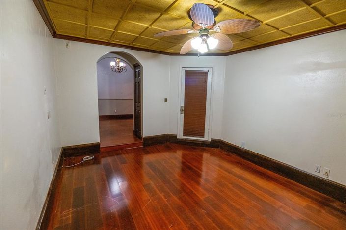 Image No.25-3 Bed Property for sale