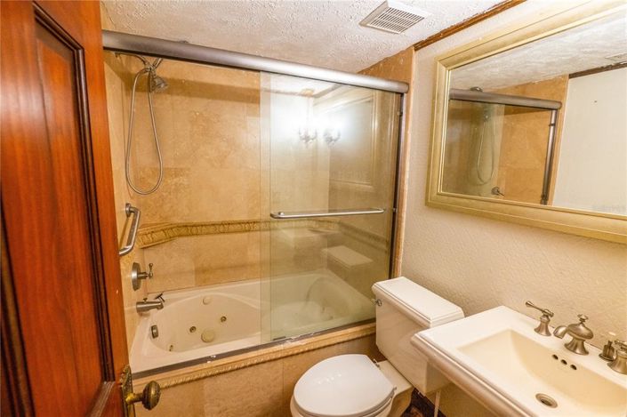 Image No.27-3 Bed Property for sale