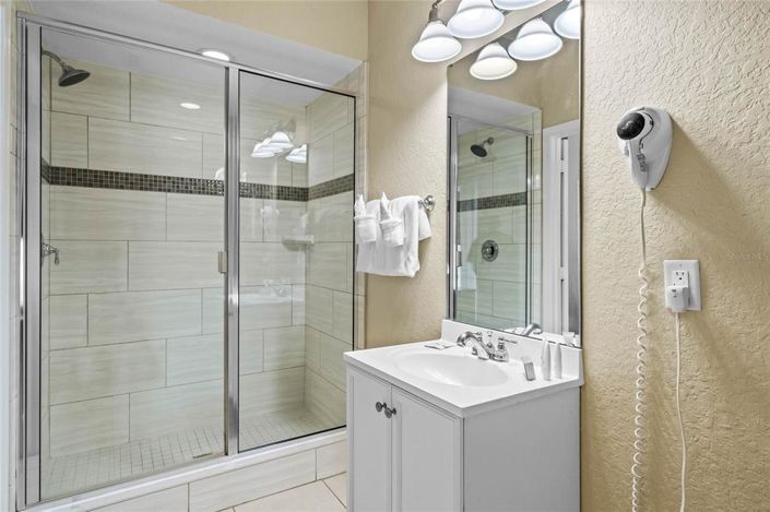 Image No.18-3 Bed Property for sale