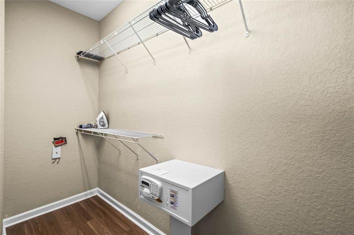 Image No.25-3 Bed Property for sale