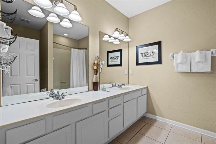 Image No.26-3 Bed Property for sale