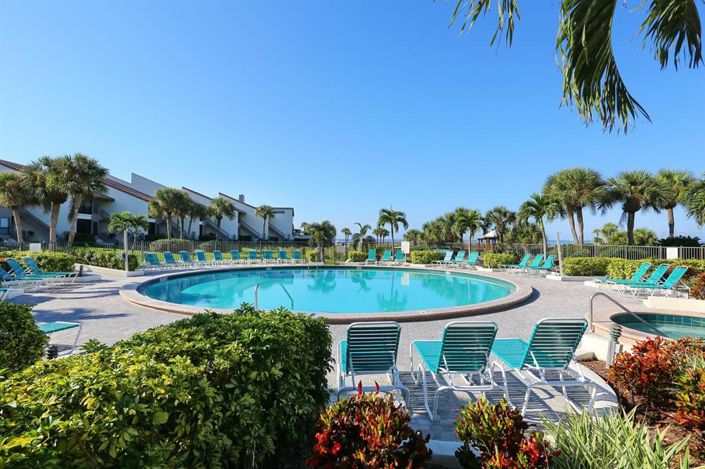 Image No.32-2 Bed Property for sale