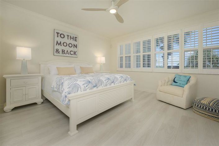 Image No.20-2 Bed Property for sale