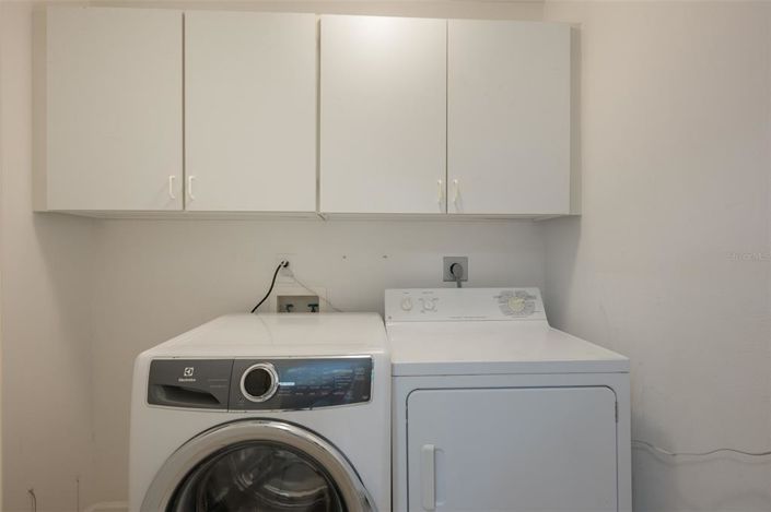 Image No.27-2 Bed Property for sale