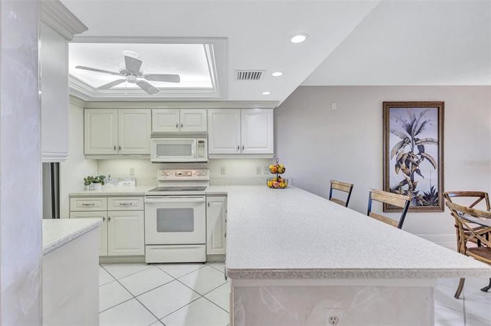 Image No.27-2 Bed Property for sale