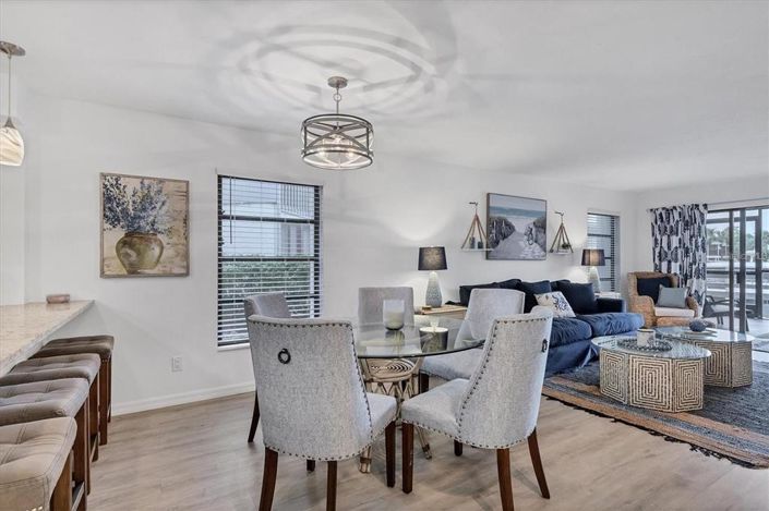 Image No.10-2 Bed Property for sale