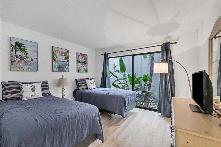 Image No.18-2 Bed Property for sale