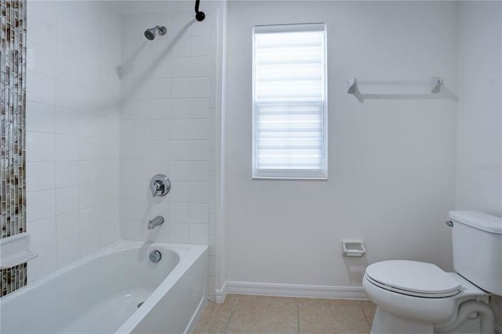 Image No.36-4 Bed Property for sale