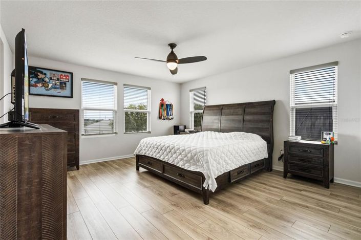 Image No.17-4 Bed Property for sale