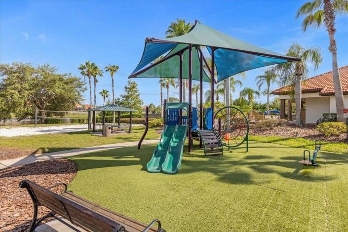 Image No.19-5 Bed Property for sale