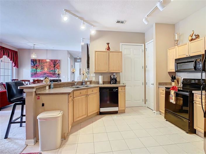 Image No.7-4 Bed Property for sale