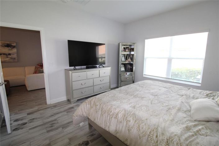 Image No.14-2 Bed Property for sale