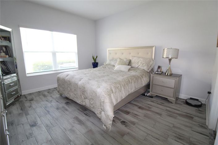 Image No.15-2 Bed Property for sale