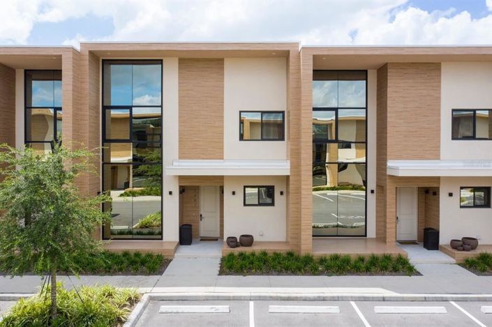 Image No.1-4 Bed Townhouse for sale